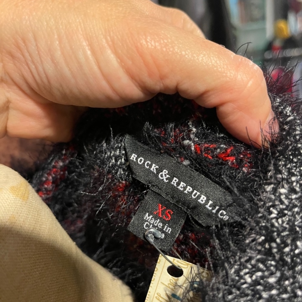 Sweater - Picture 5 of 5